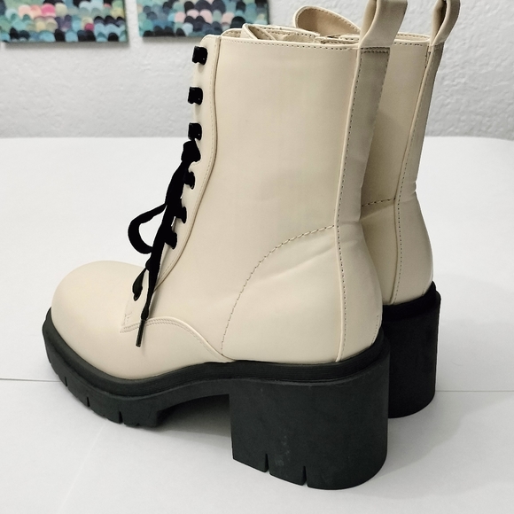 Nine West Juna3 Ivory Lace Up Chunky Block Heel Rounded Toe Combat Ankle Boots. - Picture 2 of 10
